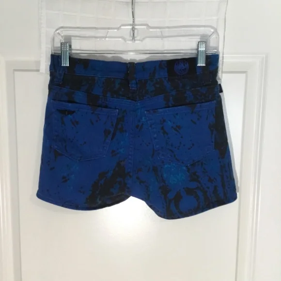 Rock& Republic Ladies Jean Shorts Blue/ Black/ Green/ Pink Size 2 - Picture 2 of 5